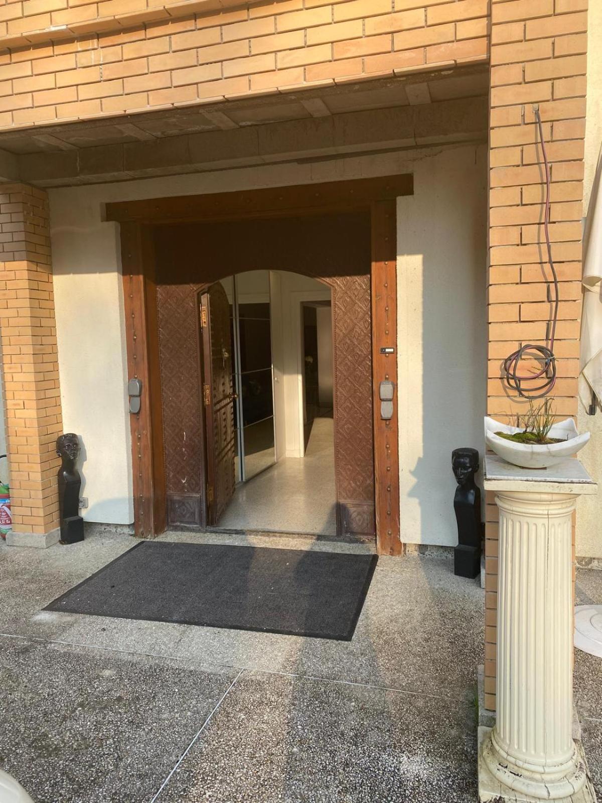 1 Apartment